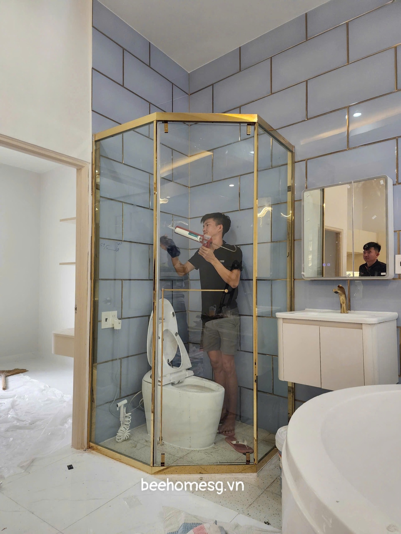 Cabin tắm kính cửa trượt 135 độ