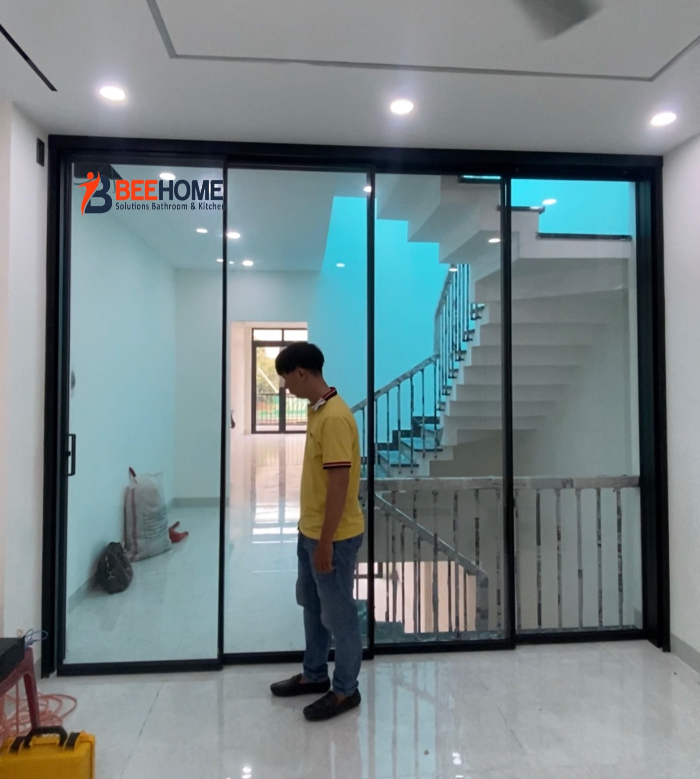 Cửa slim 4 cánh thực tế BeeHome