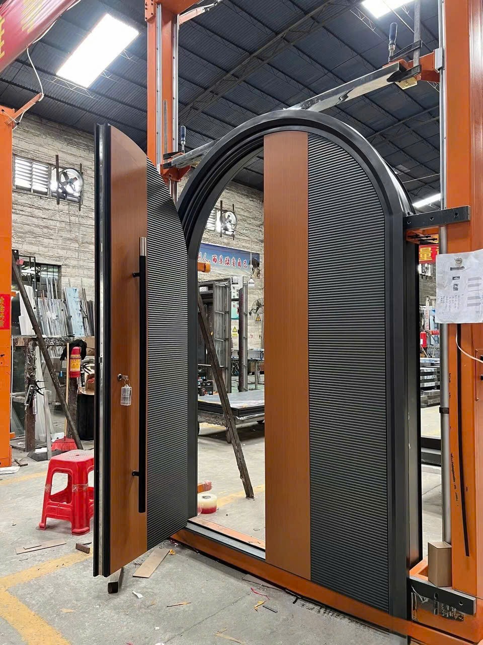 Cửa nhôm vòm biệt thự